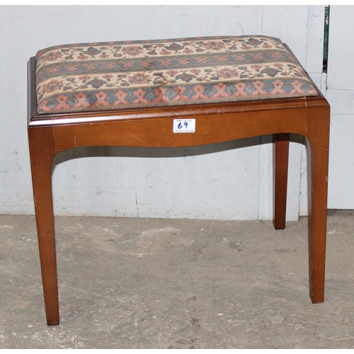 69 - An Edwardian piano stool with back and a vintage stool, piano stool approx 54cm wide x 37cm deep x 7... 