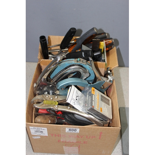 800 - Box of assorted mixed tools to inc chisels etc