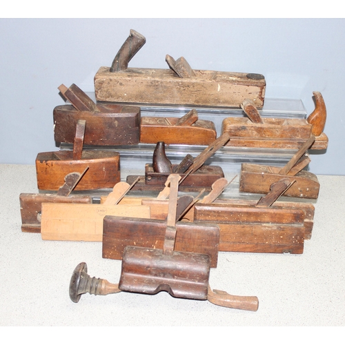 802 - A qty of assorted wooden planes to inc moulding planes etc