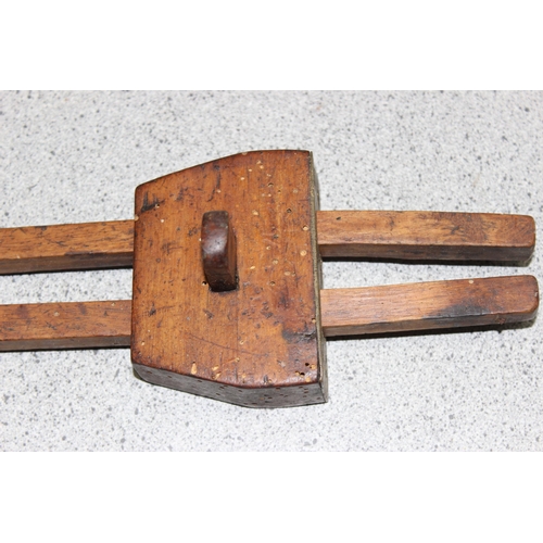 808 - 3 vintage woodworking items to inc a wooden plough plane, a moulding plane with brass base and a woo... 