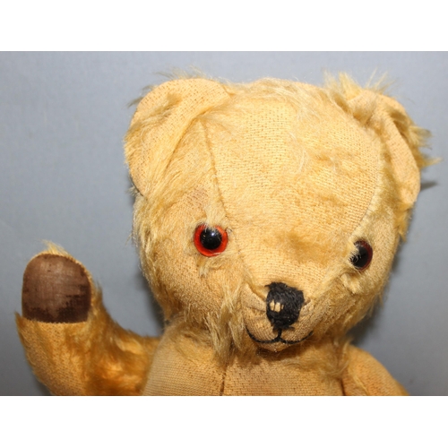 1524 - Vintage Pedigree jointed teddy bear with glass eyes, approx 41cm