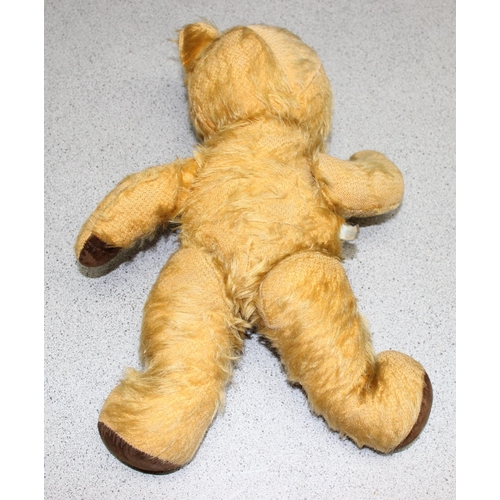 1524 - Vintage Pedigree jointed teddy bear with glass eyes, approx 41cm