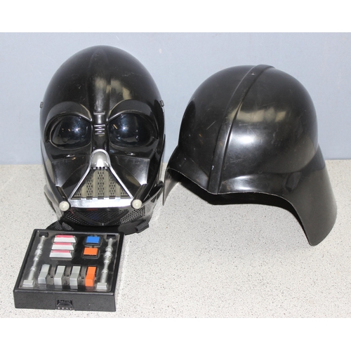 1527 - 2 vintage toys to incl Star Wars Darth Vader helmet with battery operated sound effects, and a model... 