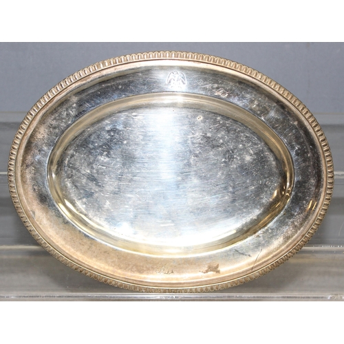 1021 - Mix of silver-plated items so incl serving plates, toast rack etc, approx 2.1kg