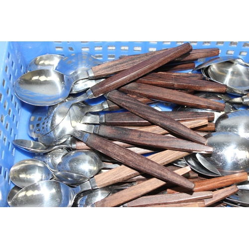 1024 - Qty of vintage Argy stainless steel wooden-handled cutlery, approx 2.8kg gross