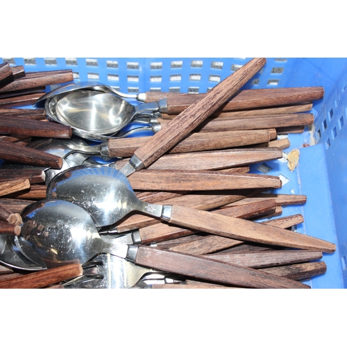 1024 - Qty of vintage Argy stainless steel wooden-handled cutlery, approx 2.8kg gross