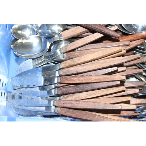 1024 - Qty of vintage Argy stainless steel wooden-handled cutlery, approx 2.8kg gross