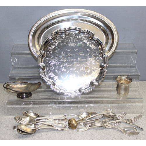 1026 - Qty of silver-plated items to incl serving platter, cutlery, drinking cup etc, approx 2.5kg gross