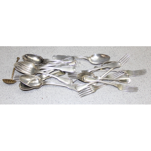 1026 - Qty of silver-plated items to incl serving platter, cutlery, drinking cup etc, approx 2.5kg gross