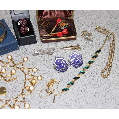 1188 - Qty of assorted gold plated jewellery and a number of military related badges etc