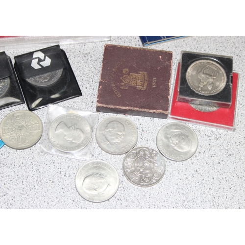 1237 - Qty of assorted coins to inc 4 Whitman albums with some contents, 3 uncirculated coin sets and comme... 