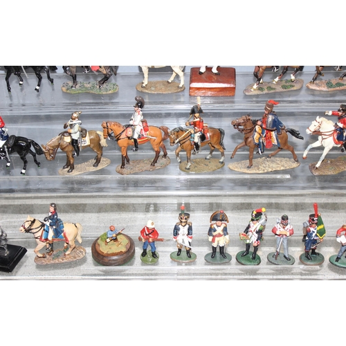 1528 - Qty of vintage and later diecast lead figures, mostly soldiers/military themed to incl DelPrado, Bri... 