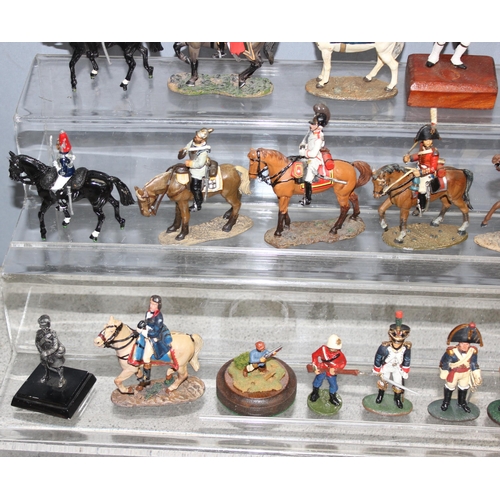 1528 - Qty of vintage and later diecast lead figures, mostly soldiers/military themed to incl DelPrado, Bri... 