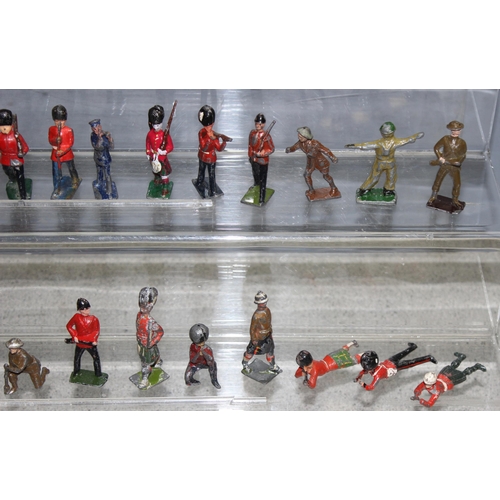 1532 - Qty of vintage and later diecast lead figures, mostly soldiers