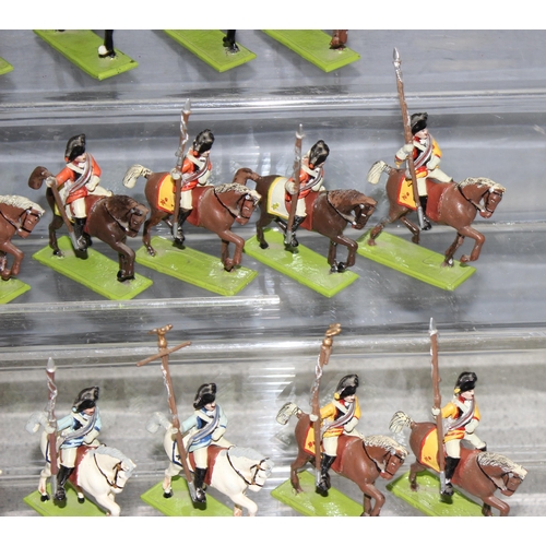 1534 - Qty of vintage and later diecast lead figures, mostly military themed