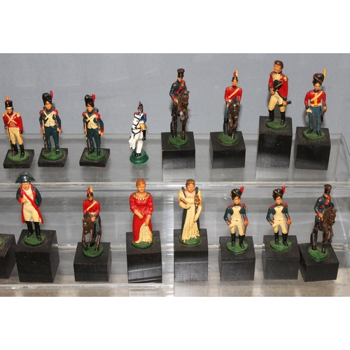 1537 - Mixed lot of diecast lead figures, mostly soldiers, to incl R.A.F Colour Party