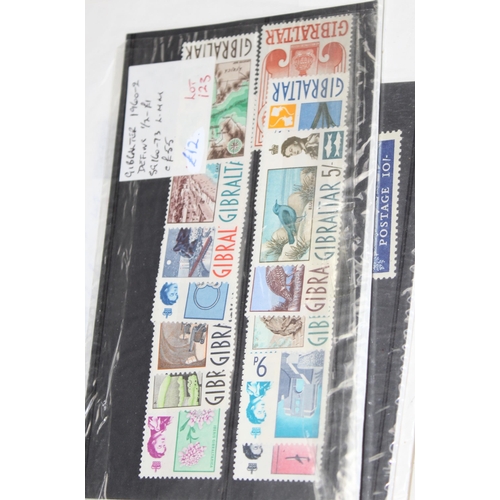 524 - Large qty of British and world stamps, some in albums