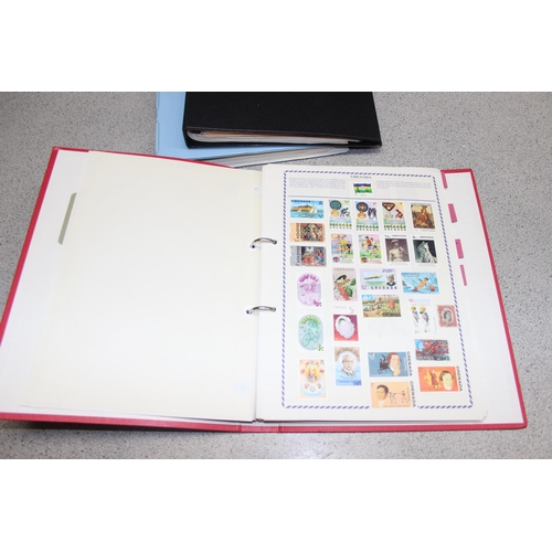 546 - Stamps - Box, World collection in 6 binders