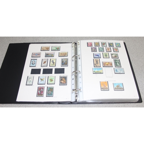 551 - Stamps - New Zealand Fine Used, 225 sets in album