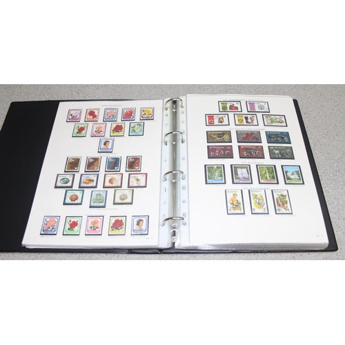 551 - Stamps - New Zealand Fine Used, 225 sets in album