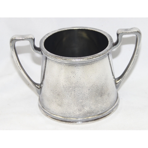 705 - A rare GWR Hotel Elkington silver plated sugar bowl with 2 handles, marked to base including date co... 