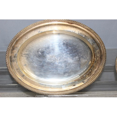 1021 - Mix of silver-plated items so incl serving plates, toast rack etc, approx 2.1kg