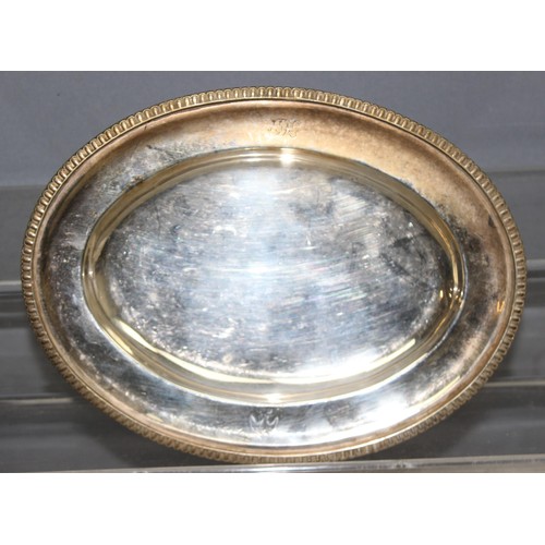 1021 - Mix of silver-plated items so incl serving plates, toast rack etc, approx 2.1kg