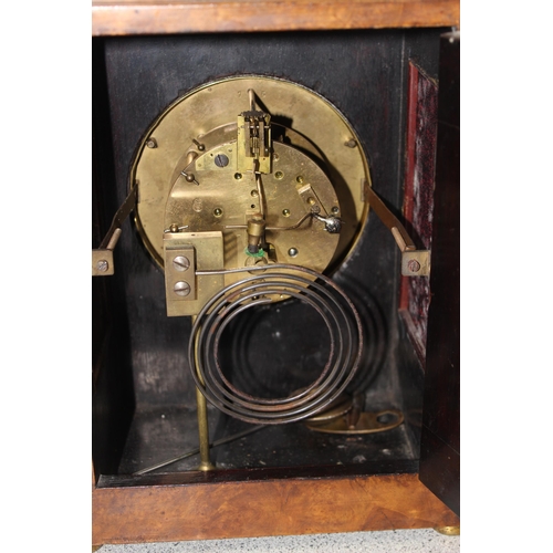 1352 - Georgian style wooden cased mantel clock with pendulum and key, approx 32cm H