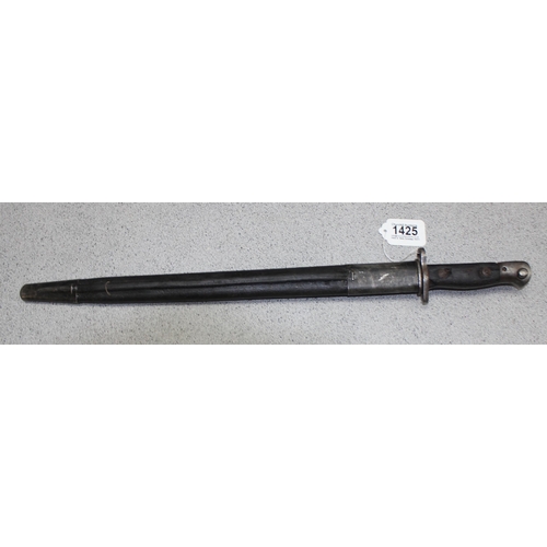 1425 - A WW1 period 1907 pattern Short Magazine Lee Enfield (SMLE) rifle sword bayonet with scabbard, vario... 