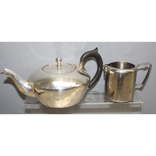 1062 - Qty of vintage and later silver-plated and other items, to incl flatware and goblets etc approx 4.5k... 