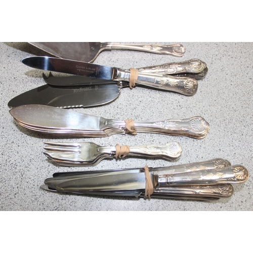 1071 - Qty of silver-plated cutlery, approx 2.3kg gross