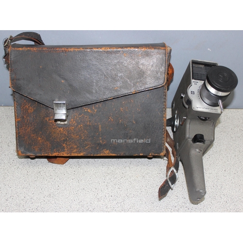 668 - A large qty of assorted vintage cameras and accessories etc