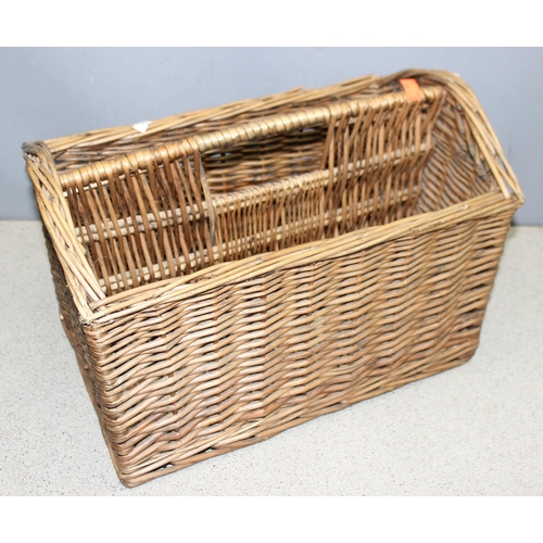 822 - Qty of mixed items to incl Bosch corded drill in case, set of dumbbells, wicker basket etc