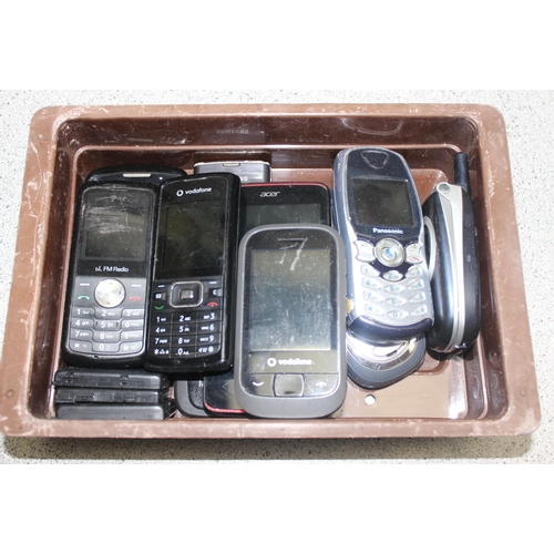 765 - Qty of used mobile phones to incl Nokia and Motorola etc, and other communicative items