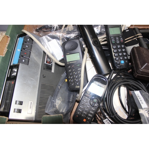 765 - Qty of used mobile phones to incl Nokia and Motorola etc, and other communicative items