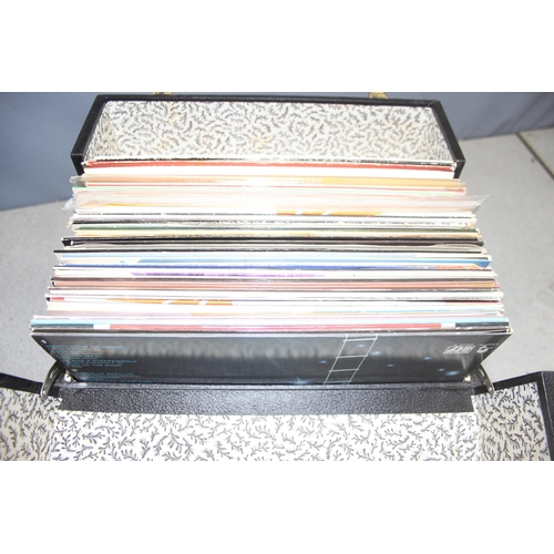 614 - Large qty of vintage vinyl records to incl Don McClean, Johnny Cash, Shakin' Stevens etc