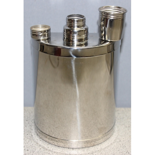 1860 - 2 x 20oz metal drink flasks by Tudor in brown carry case