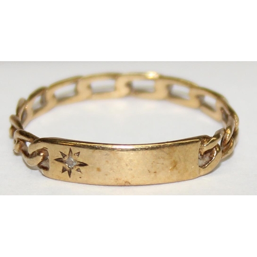 1140J - An unusual 9ct gold rope twist ring set with small diamond, marked and XRF confirmed for 9ct gold, a... 