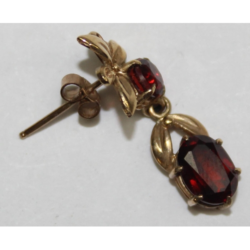 1140U - A pair of 9ct gold and garnet floral drop earrings, marked and XRF confirmed, approx 28mm drop, appr... 