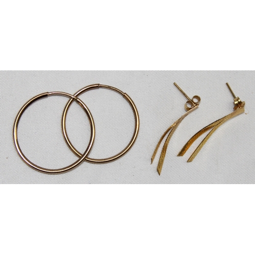 1160D - 2 pairs of retro 9ct gold earrings, hoops and Herringbone chain, both XRF confirmed, approx 2.02g gr... 