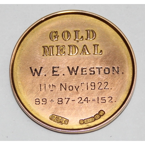 1160G - An early 20th century 9ct gold medallion, gold medal for Maidenhead Golf Club won in 1922, marked fo... 