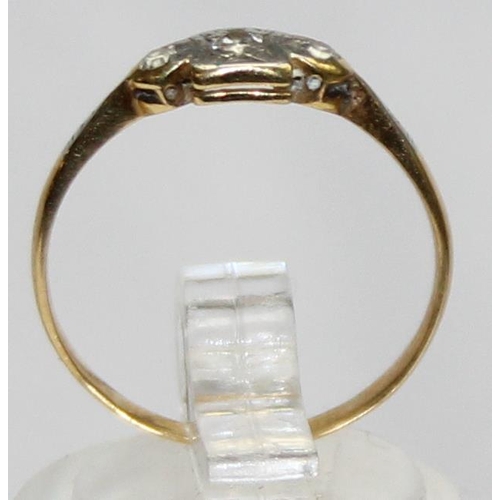 1160V - A vintage Art Deco 18ct gold and diamond ring, seemingly unmarked but XRF tests as 18ct gold, approx... 