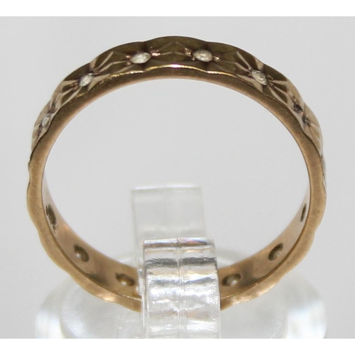 1160Z - A vintage 9ct gold and white stone eternity ring, marked and XRF confirmed, approx size O, approx 2.... 