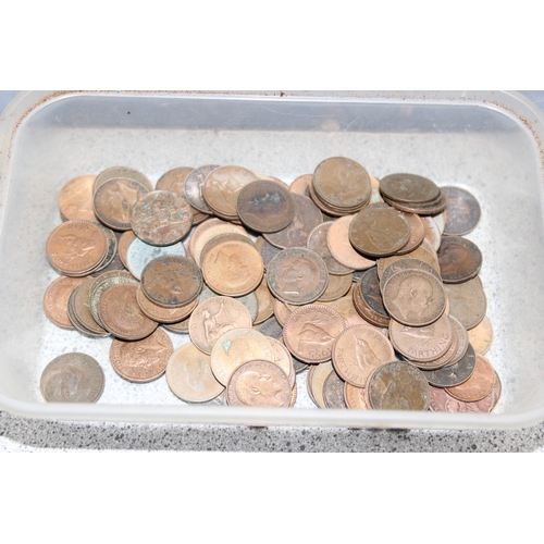 1226 - Qty of old one pennies and farthings, approx 2kg gross