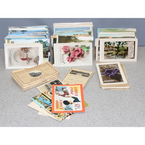 536 - 5 assorted vintage postcard and photograph albums and contents and a qty of loose antique and vintag... 