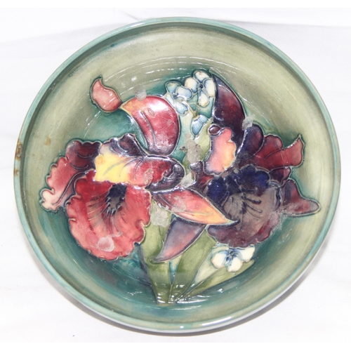 1604G - Moorcroft pottery footed bowl in the Orchid pattern (af), approx 17cm diam