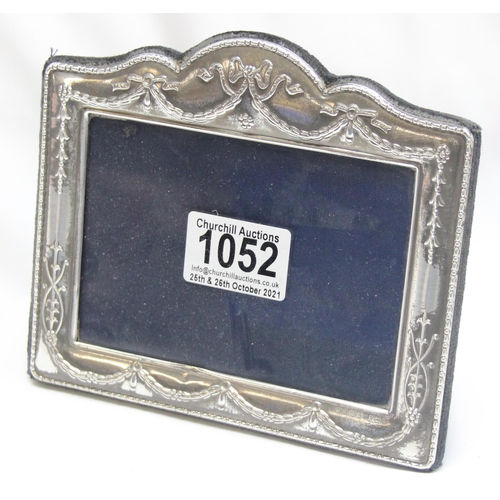 1052 - An antique style silver mounted photograph frame, Sheffield 1998 by Carrs, approx 16cm x 14cm