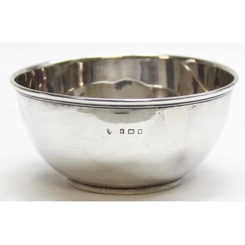 1094 - A small antique silver bowl, London 1906, approx 8.5cm in diameter, approx 56.49g gross