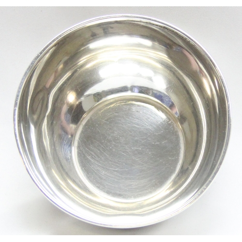 1094 - A small antique silver bowl, London 1906, approx 8.5cm in diameter, approx 56.49g gross