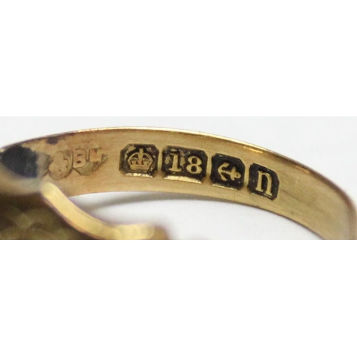 1110A - An antique 18ct gold signet ring with engraved shield, marked for Birmingham 1912, approx size R, ap... 